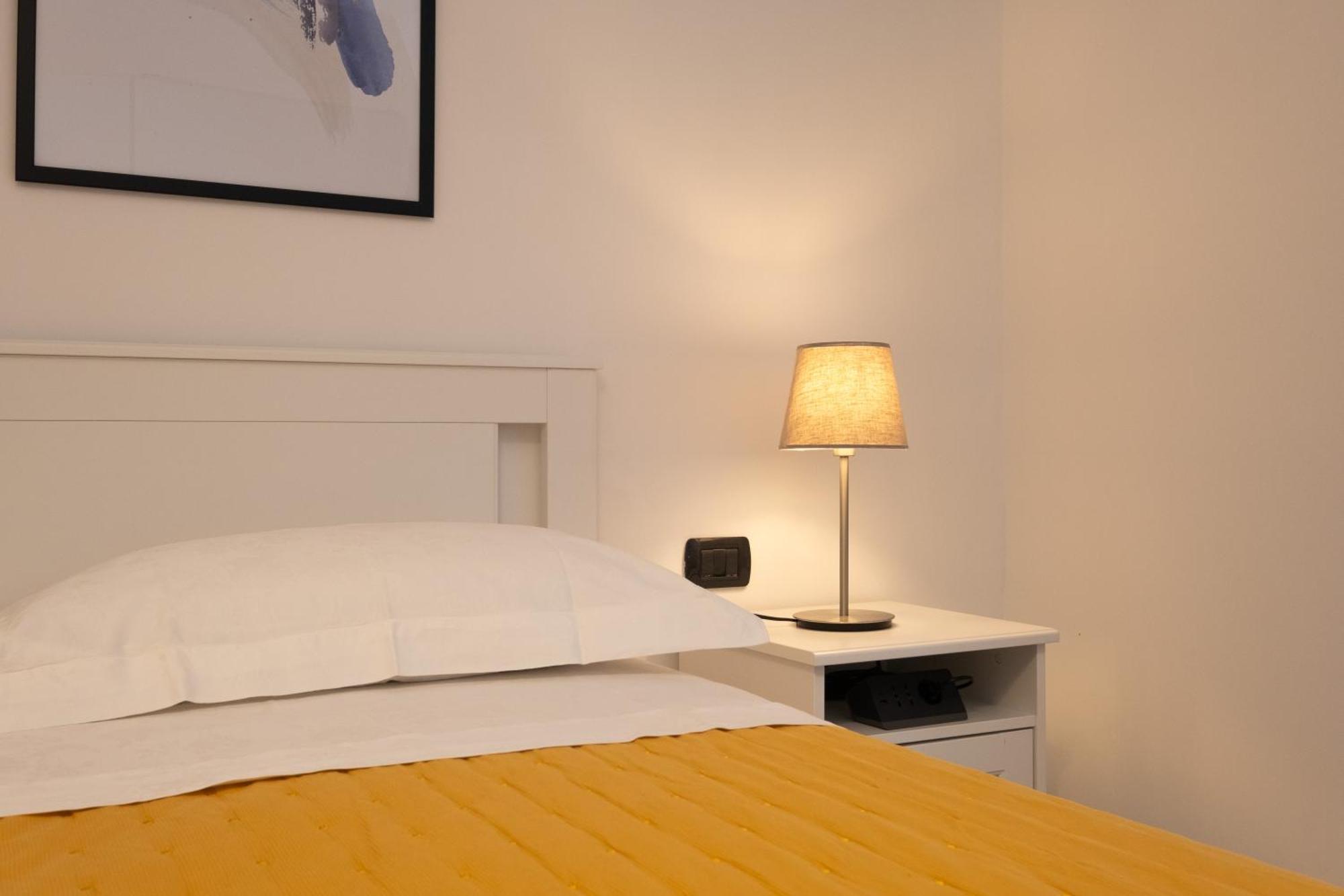 Bilocale A Lainate Lainhouse Apartman Kültér fotó