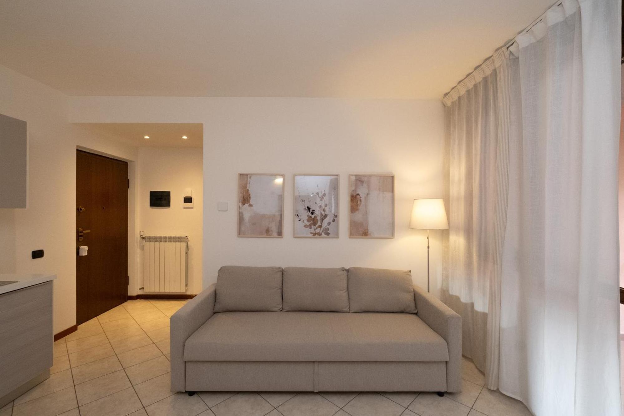 Bilocale A Lainate Lainhouse Apartman Kültér fotó