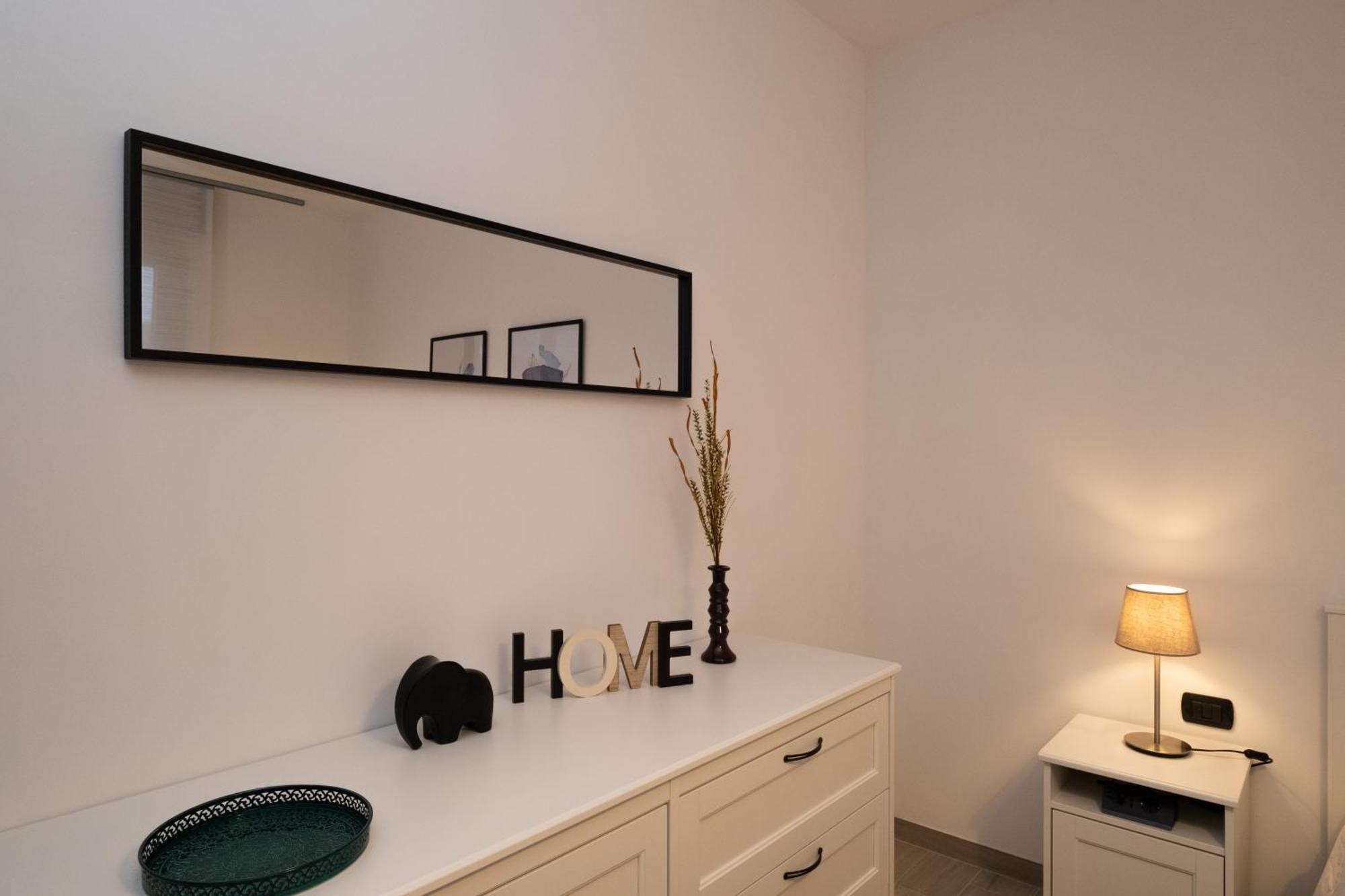 Bilocale A Lainate Lainhouse Apartman Kültér fotó